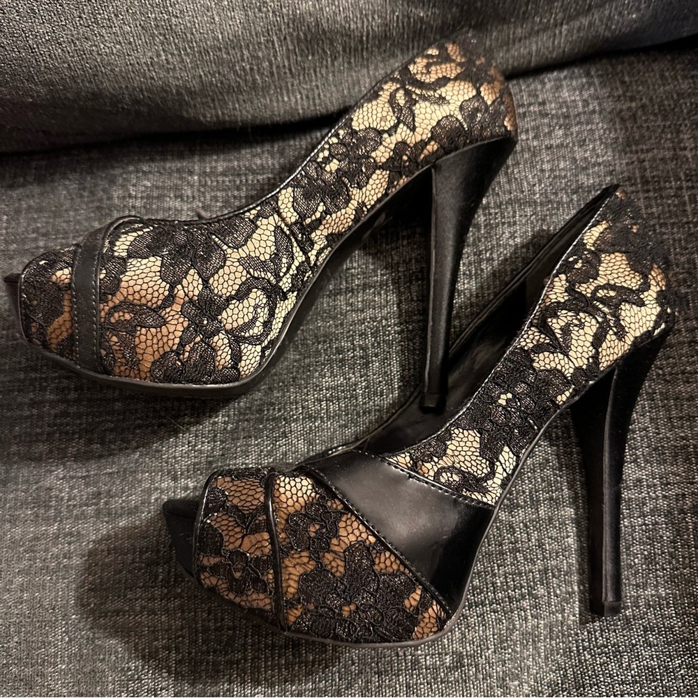 GUESS Black Lace Peep Toe Heels
